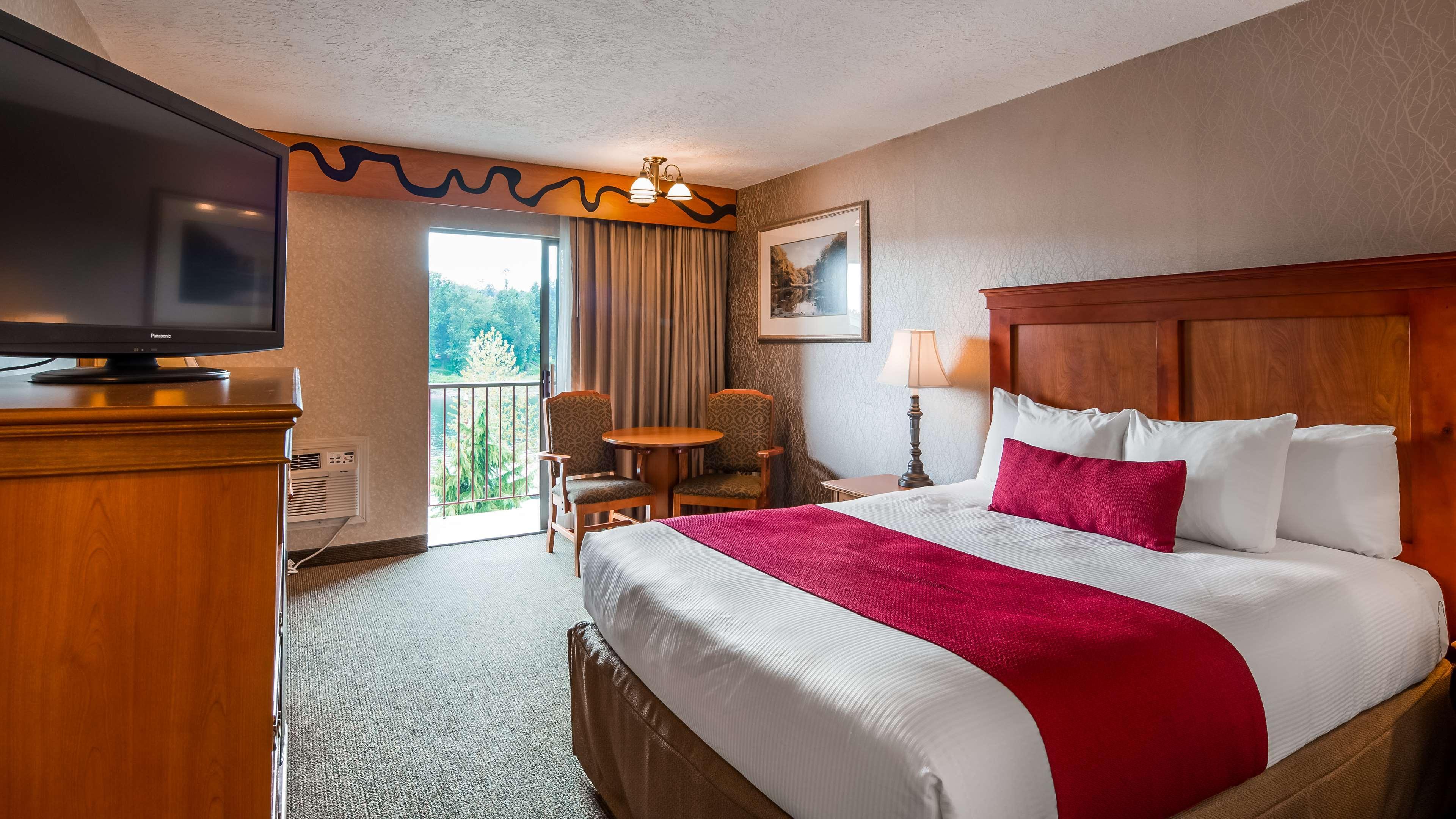 Best Western Plus Rivershore Hotel Oregon City Esterno foto